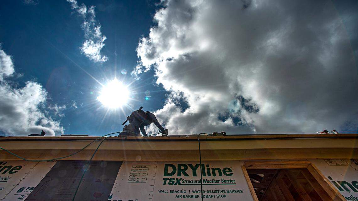 North Texas is in for a warm weekend as temperatures are expected to climb into the 80s.