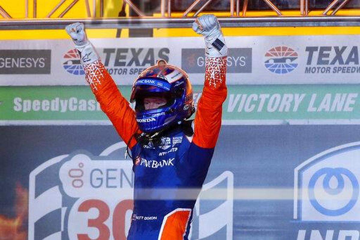 Scott Dixon won the Genesys 300 on Saturday night, his fourth career victory at Texas Motor Speedway.
