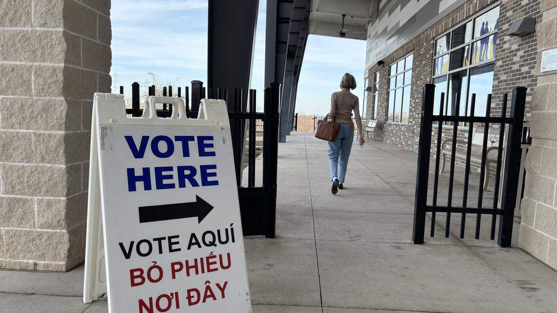 Tarrant County’s Day 2 early voter turnout outnumbers busy Day One