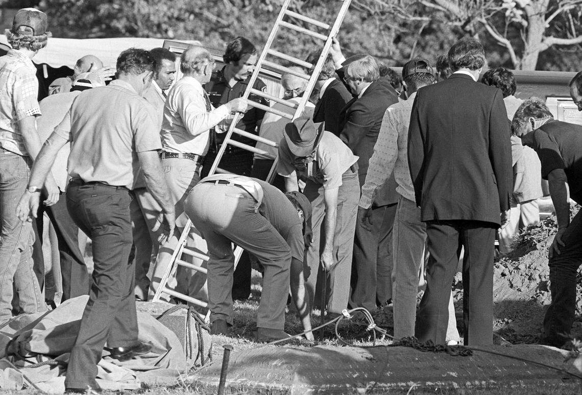 Oct. 4, 1981: The casket containing Lee Harvey Oswald’s remains for 18 years was exhumed and moved into the privacy of a tent at Rose Hill Memorial Park in Fort Worth before it was taken to Dallas for an autopsy.
