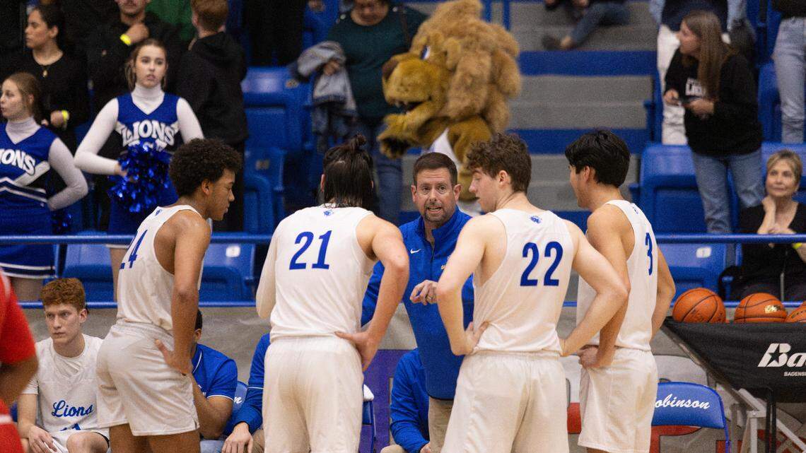 Bethesda Christian head coach Tim Owen speaks to his team at the TAPPS 2A state title game on Feb. 29, 2024.