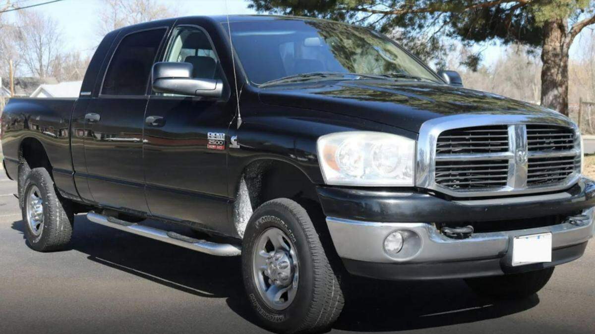 A Fort Worth man was shot to death in Grand Prairie Sunday night and his body was found in a pickup truck that looked like one in this photograph. Grand Prairie police asked residents to call authorities if anyone saw this type of vehicle on eastbound Interstate 30 in Grand Prairie that night.