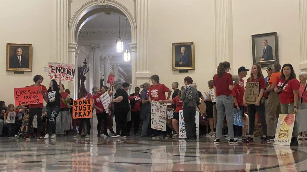 Texas House may consider bill to increase age requirement for semiautomatic rifle purchases