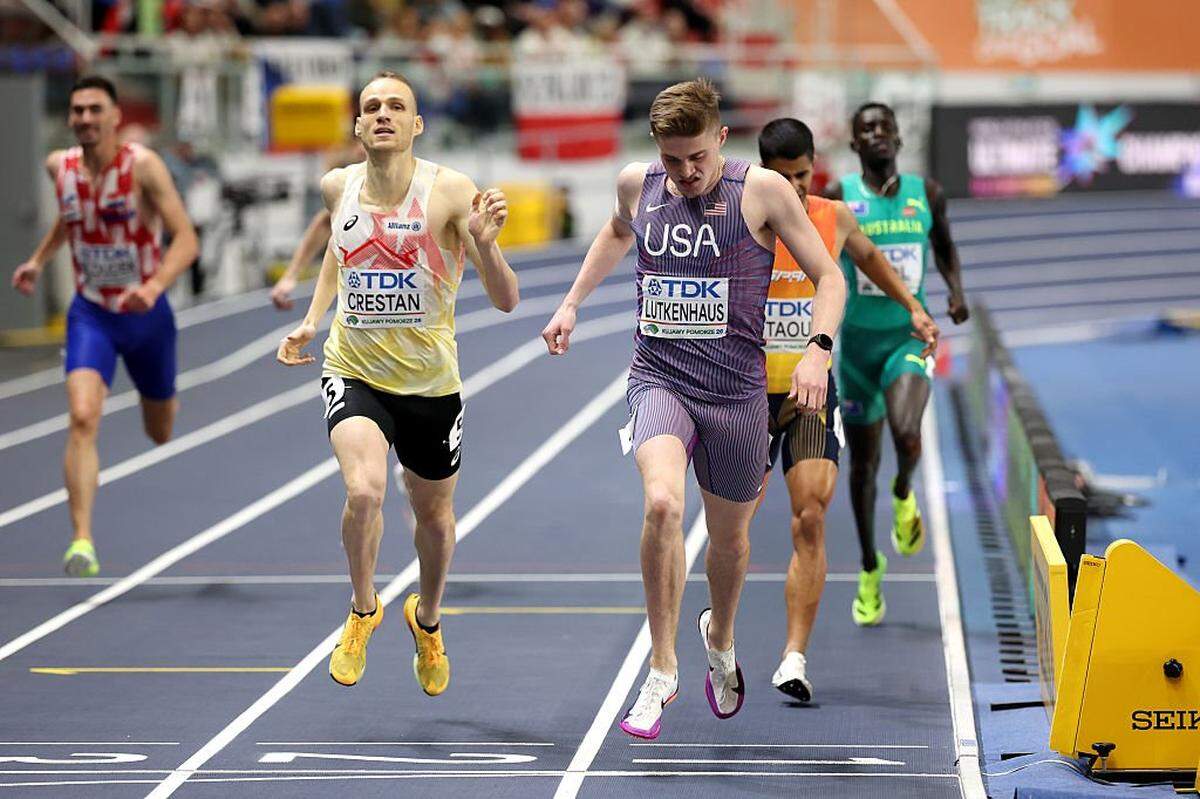 TORUN, POLAND - MARCH 22: Cooper Lutkenhaus of Team United States crosses the finish line to win the gold medal in the Men's 800m Final during day three of the World Athletics Indoor Championships Kujawy Pomorze 2026 at Kujawsko-Pomorska Arena on March 22, 2026 in Torun, Poland. (Photo by Dan Mullan/Getty Images)