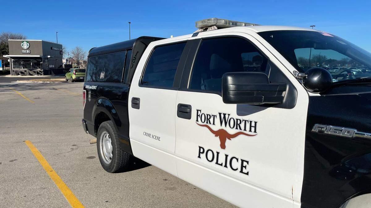 A man was in critical condition after a south Fort Worth shooting Thursday afternoon, Jan. 13, 2022. Police said a man shot at his brother outside Rosa’s Cafe and continued shooting at him as he ran toward a Walmart.