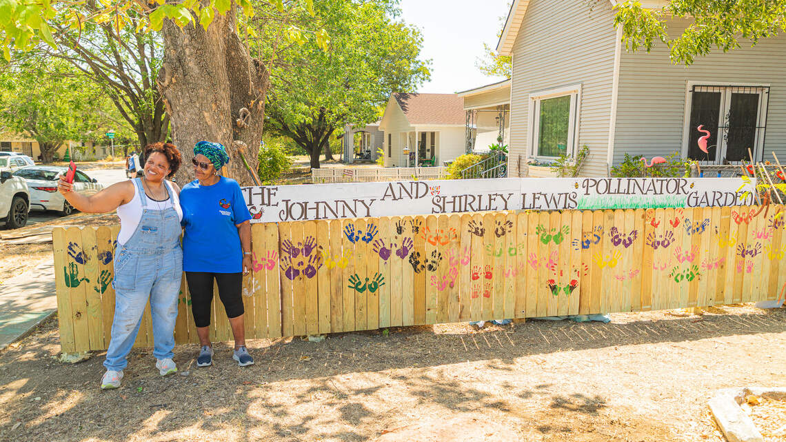 Vacant lot becomes reading trail, community garden for Van Zandt-Guinn students