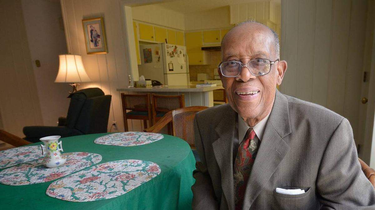 Reby Cary was Fort Worth’s first black school board trustee and a World War II veteran.