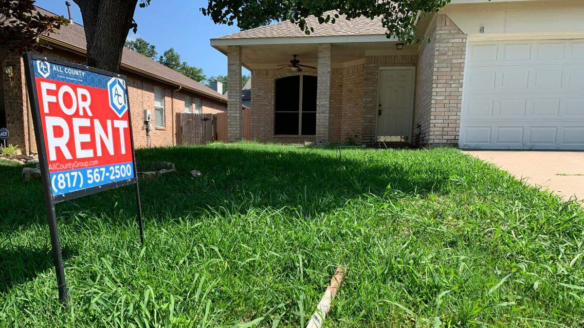 Una casa disponible para rentar en el norte de Fort Worth. Según Realtor.com el precio medio de alquiler en Dallas-Fort Worth aumentó un 7.2% el año pasado.