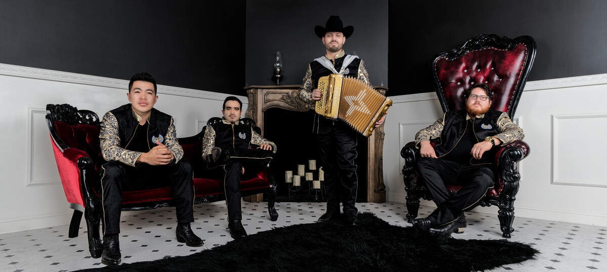 De Izq. a Der., los integrantes de Voz de Mando son Eduardo ‘Chino’ González, Adrian González, Jorge Gaxiola y Miguel Gaxiola.