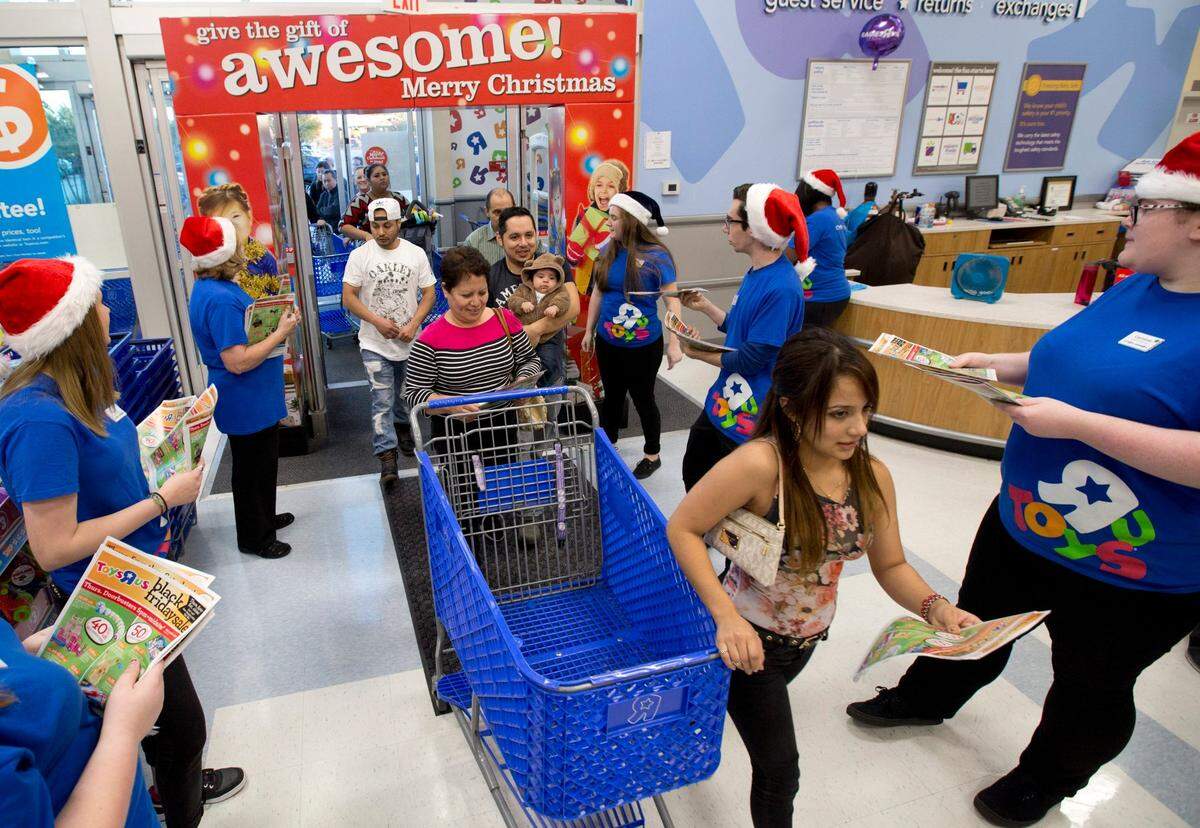 2016: Toys R Us kicked off Black Friday sales by actually opening doors at 5 p.m. on Thursday, November 24, 2016.