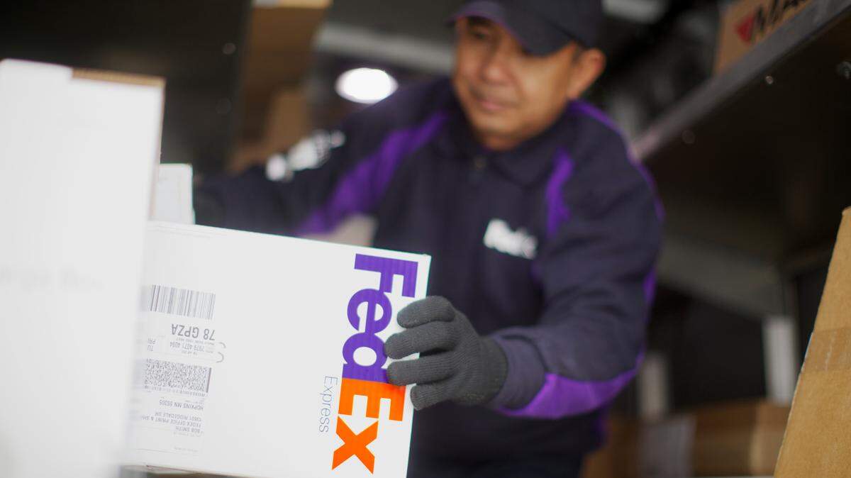 FedEx aims to hire 4,200 workers in Dallas-Fort Worth