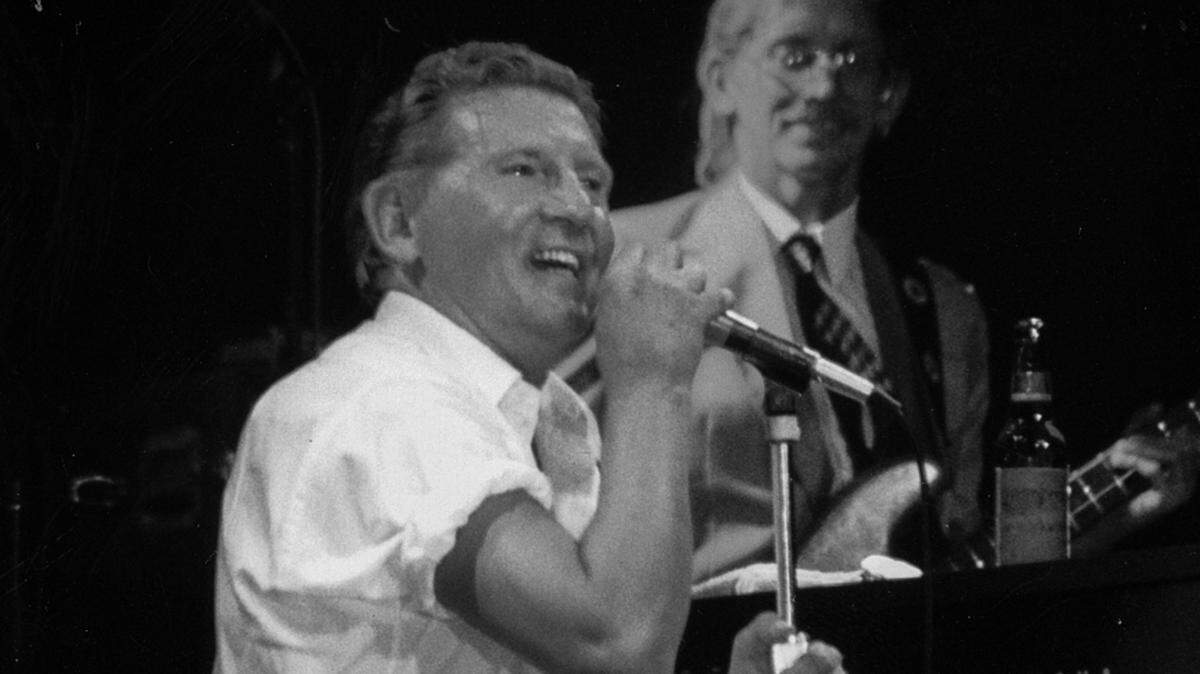 1981: Jerry Lee Lewis at Billy Bob’s Texas. He performed in Lexington in the late 1980s at Breeding’s on Main Street.