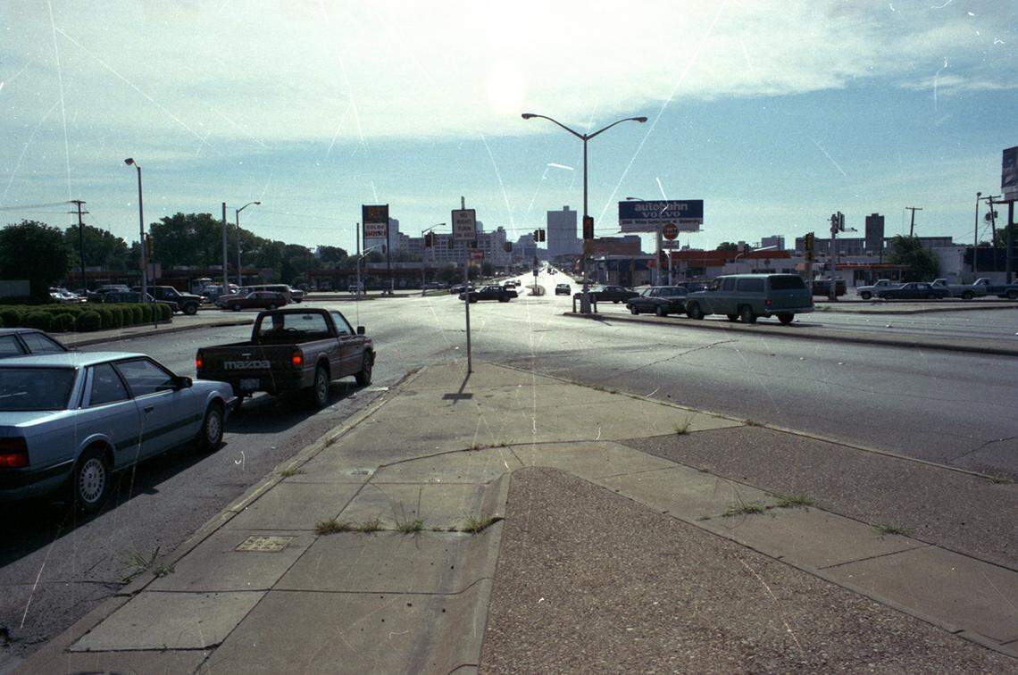 Beatrice Terrazas took this photograph for the Star-Telegram in 1987. The street life of the 1950s is gone, and the intersection has little character. A 2000 renovation made it a gateway to the Cultural District.