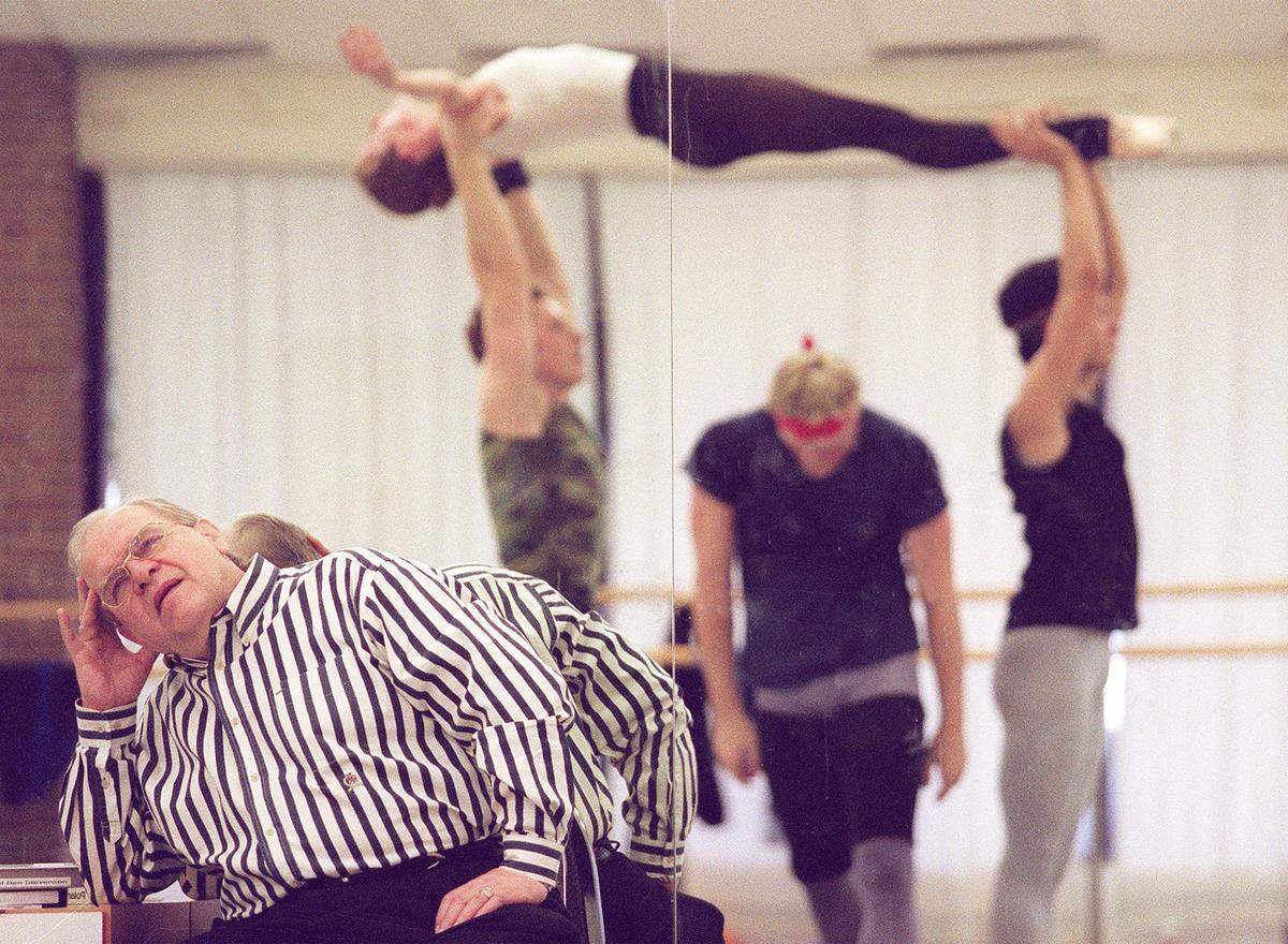Ben Stevenson watches dancers rehearse for a production "Three of Hearts" after being named director of what’s now the Texas Ballet Theater, on Feb. 6, 2003.