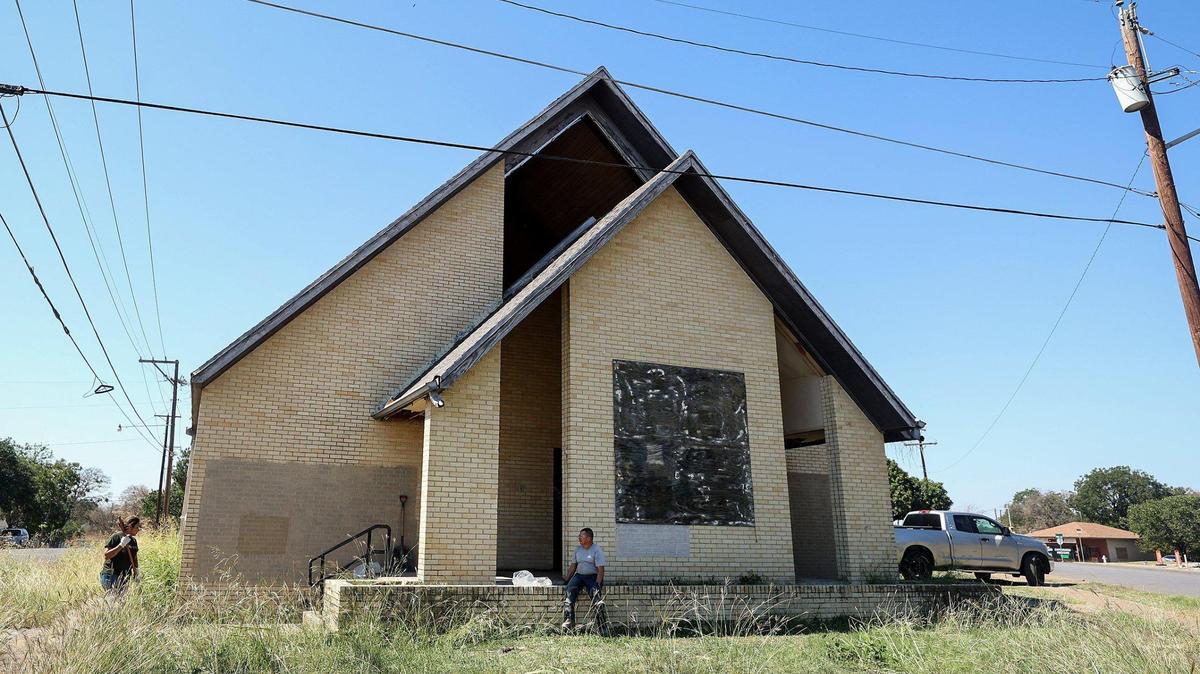 The city of Fort Worth plans to demolish the building that once housed the Trinity Methodist Church in the North Side neighborhood of Fort Worth.