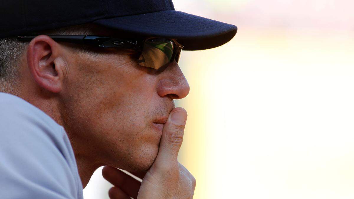 Joe Girardi brings the best credentials to the Rangers’ managerial search, with the 2009 World Series during his 10 seasons with the New York Yankees.
