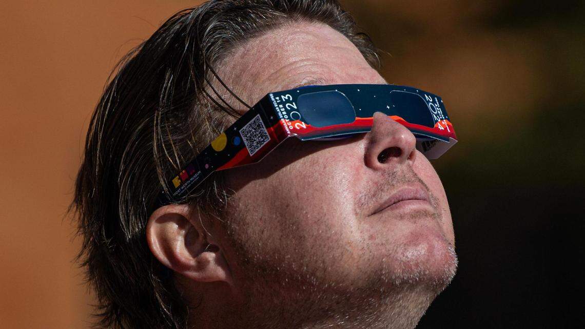 Here’s what Texas towns outside path of totality will see during April 8 solar eclipse