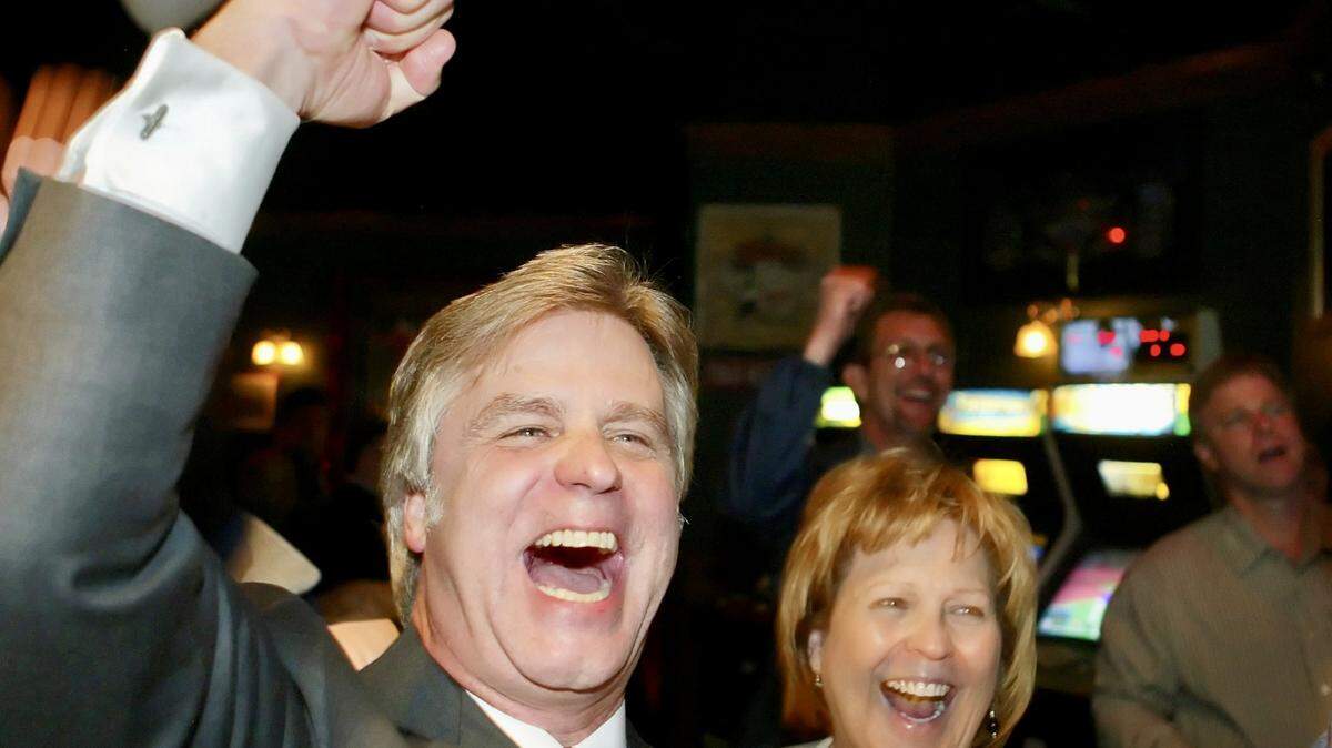 Fort Worth Democrat Dan Barrett celebrates his special-election Texas House runoff win over Fort Worth Republican Mark Shelton at the Fox & Hound Sports Grille in southwest Fort Worth, Texas, Dec. 18, 2007.