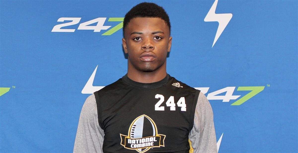 Dallas Skyline 3-star QB Velton Gardner