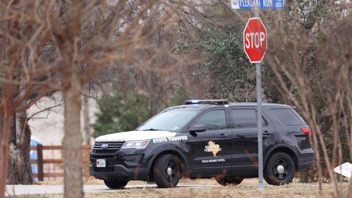 Livestream captures audio of man who has taken hostages at Colleyville synagogue