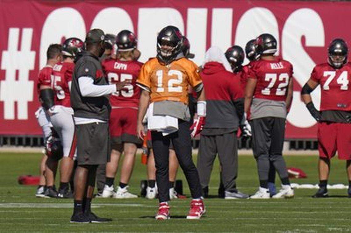 Tampa Bay Buccaneers coach Bruce Arians was angered that offensive coordinator Byron Leftwich (left) did not get a request to interview for a head coaching job.