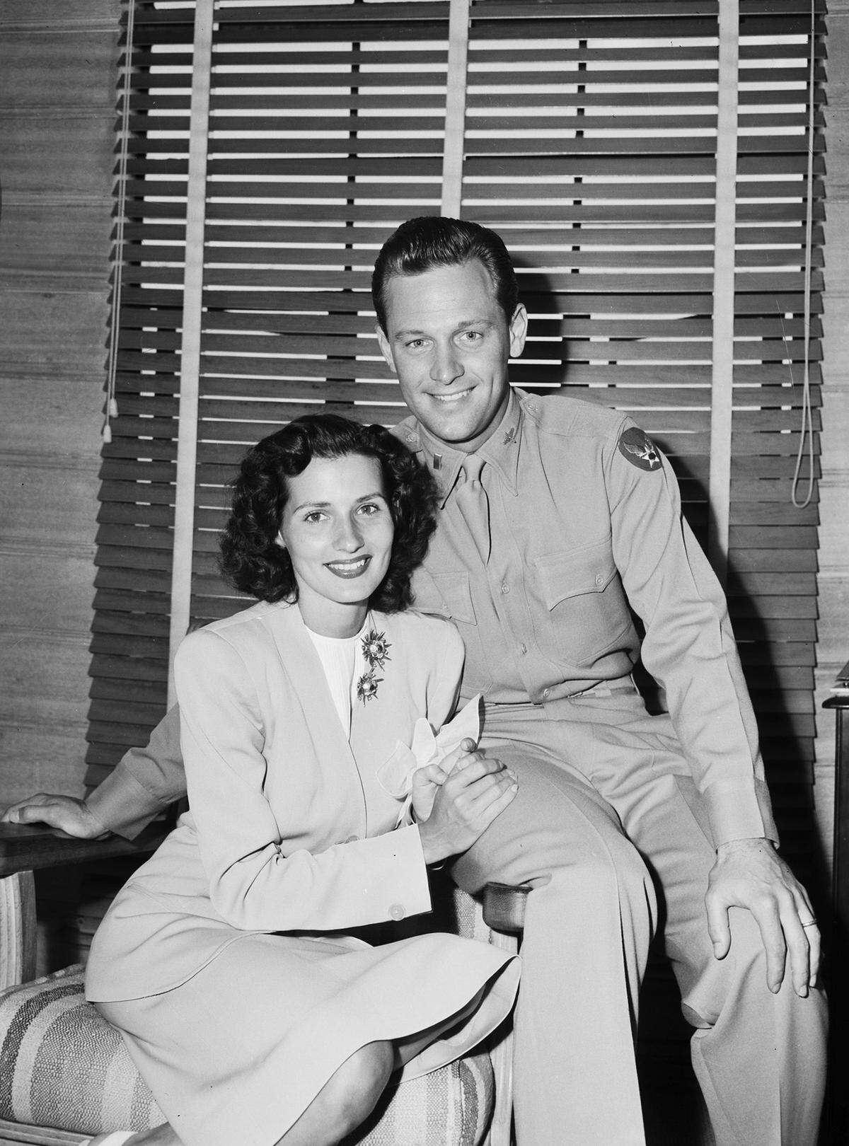 Lt. William Holden and his wife, actress Brenda Marshall, in May 1944.