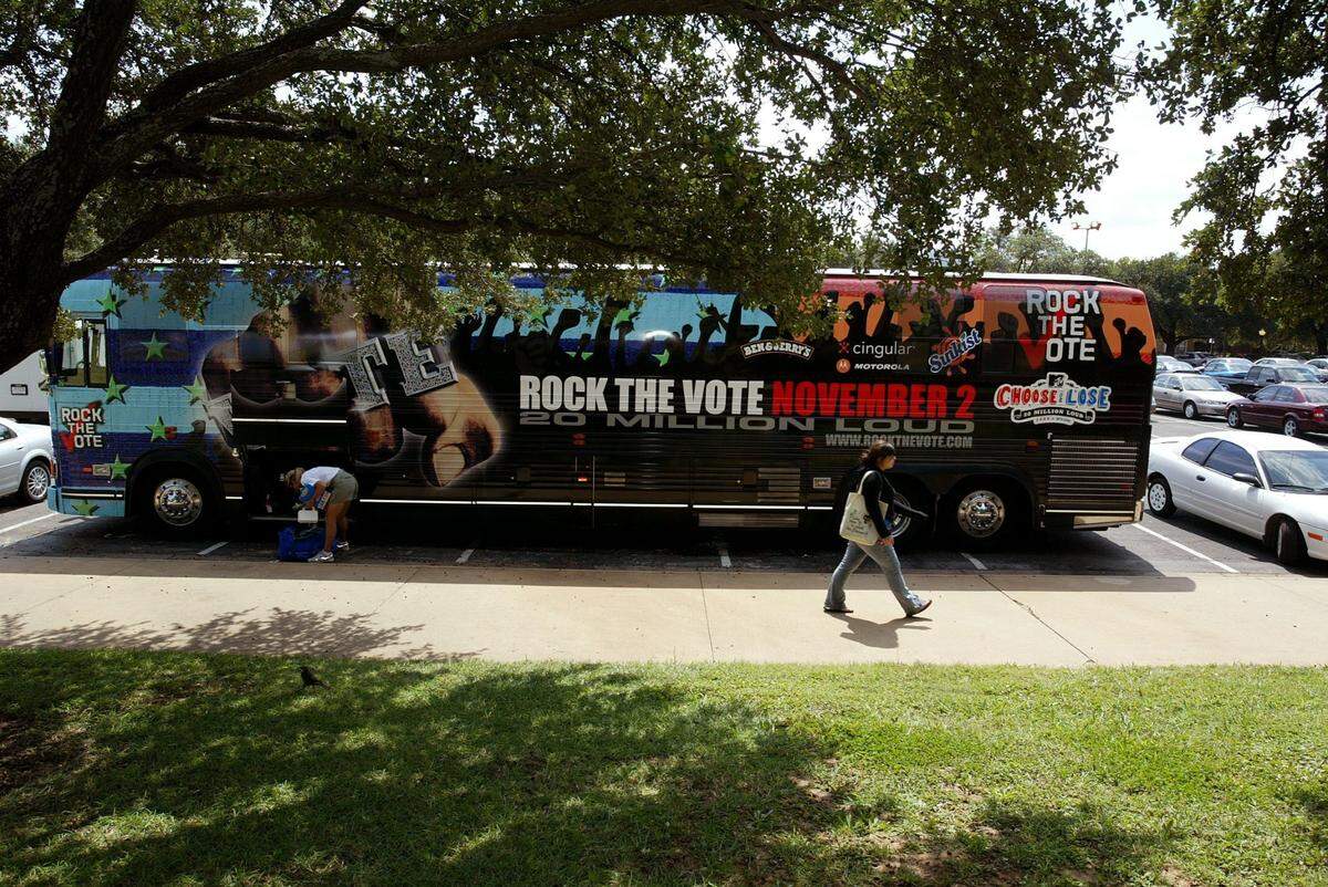 2004: The Rock the Vote event was held at the University of Texas at Arlington campus.