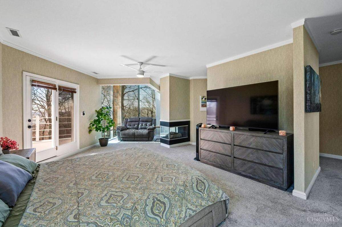 Primary suite