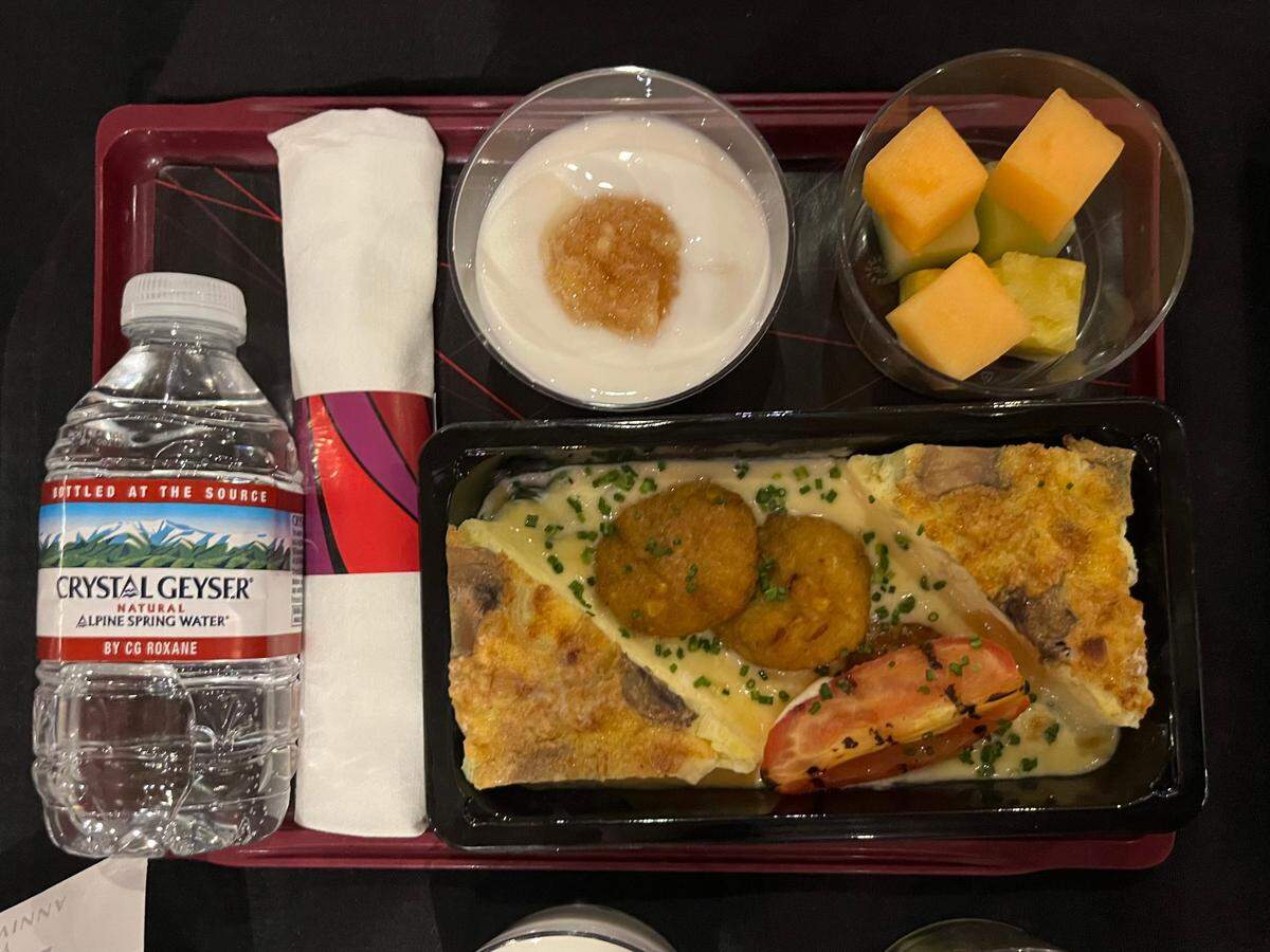 Qatar Airways economy class meals offer all fresh food, never frozen.