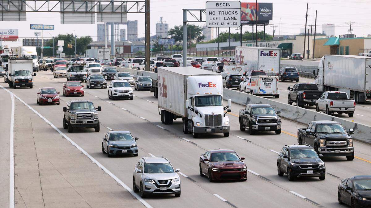 Traffic flows on Interstate 35W on Tuesday, May 24, 2023, in Fort Worth.