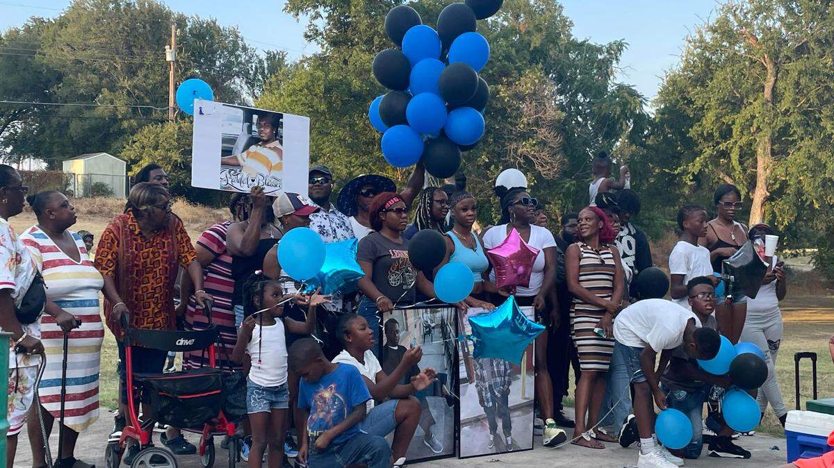 Willie Gunn’s family gathered Friday, Aug. 23, at Glenwood Park in Fort Worth in celebration of his life. The 48-year-old man was killed Aug. 19 when a suspected drunk driver rear-ended the sedan he was in on Interstate 35W.