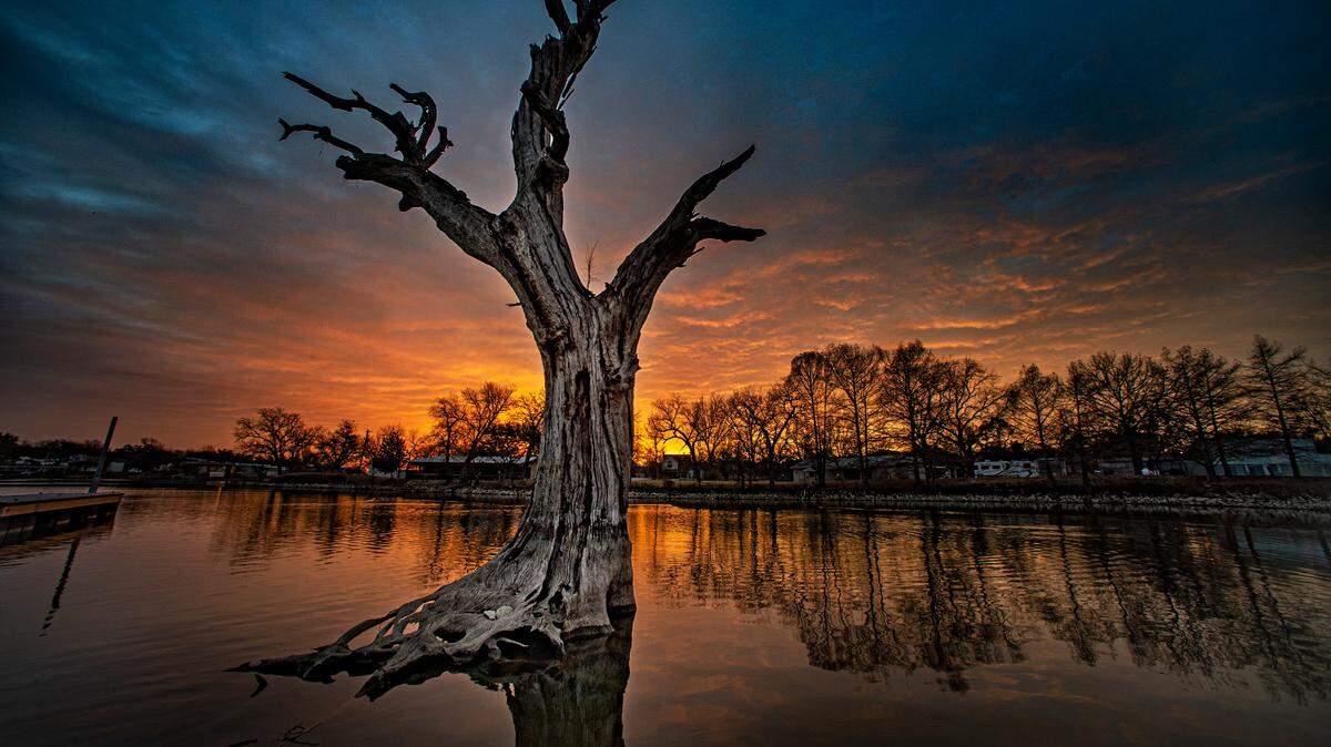 The time change, which occurs on the second Sunday in March and ends the first Sunday in November, leaves many wondering what time sunrise and sunsets will occur now that we are no longer on daylight saving time. 
