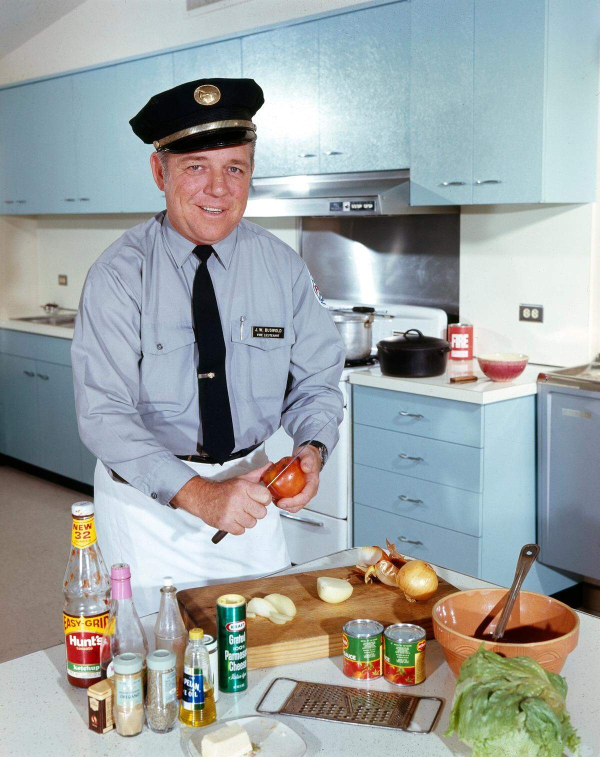 Fort Worth fire Lt. Joe W. Buswold prepares another batch of his “Buzz’s Fire House Lasagne” at Station No. 4. Buswold won the grand prize in the Star-Telegram Recipe Contest in 1970. 