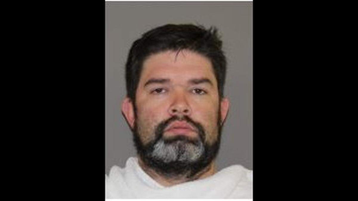 Denton County Jail mugshot for Jason Lee Van Dyke, a lawyer who mistrust the legal system