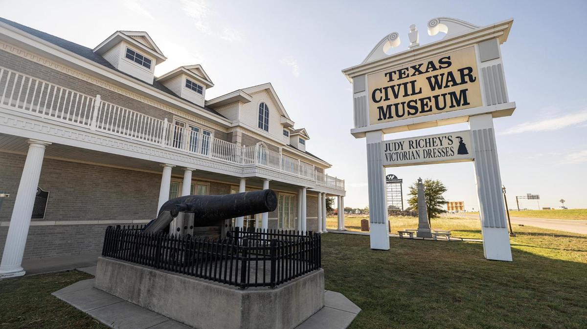 The Texas Civil War Museum located on Jim Wright Freeway in White Settlement closed its doors Thursday, after nearly 20 years in business.