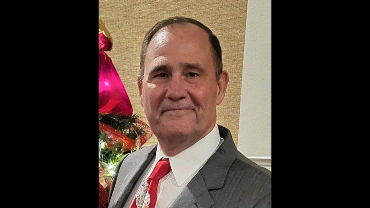 Rhome mayor Kenny Crenshaw