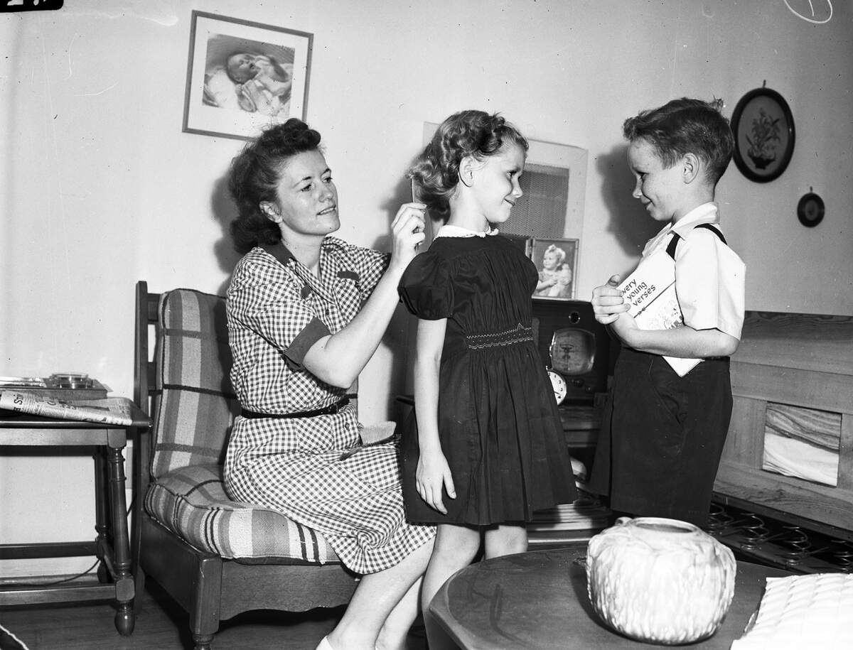 Sept. 10, 1945: Mrs. D.L. Higby is with her daughter, Janice, and her daughter’s classmate, Tom Murray. Both children are 6 years old and are entering public school for the first time as first-graders at West Van Zandt Elementary School (which stood at West Lancaster Avenue and University Drive).