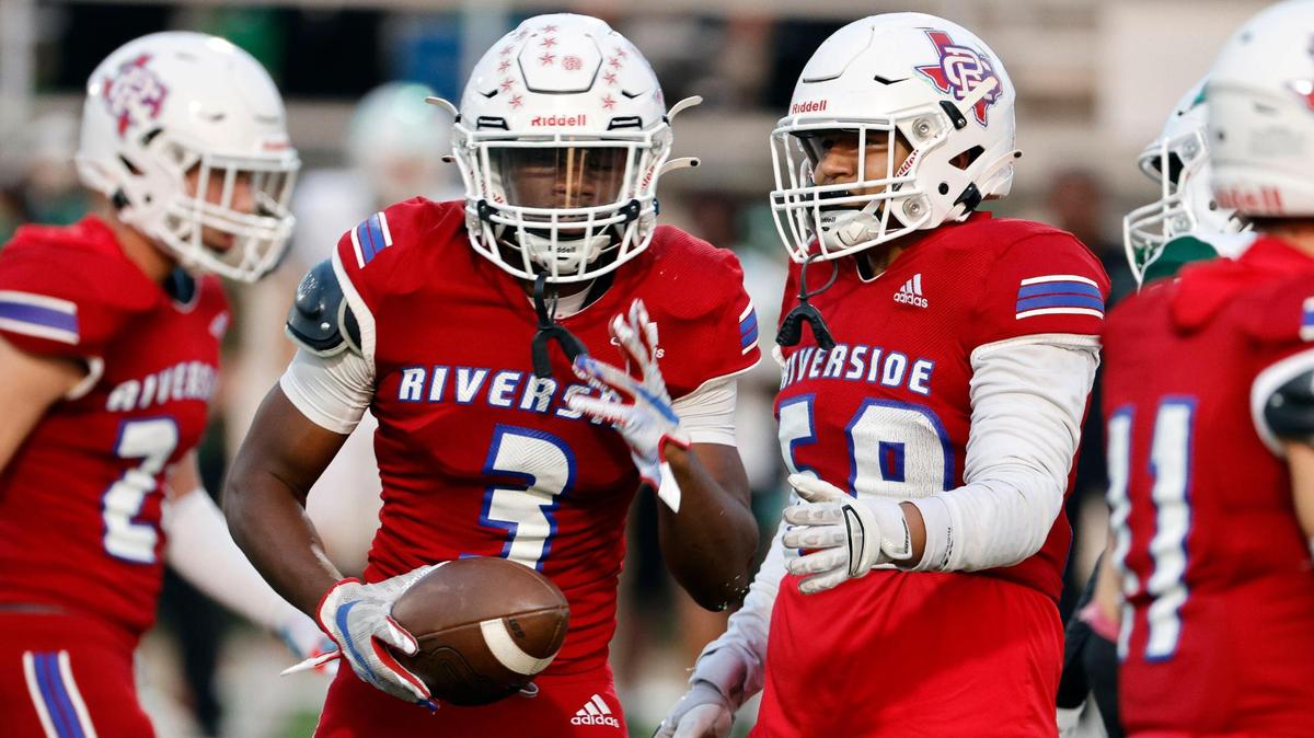 Carter-Riverside running back Jameer Muhammad (3) celebrates after a gain in the first half of a UIL football game at Scarborough-Handley Field in Fort Worth, Texas, Thursday, Sept. 28, 2023.