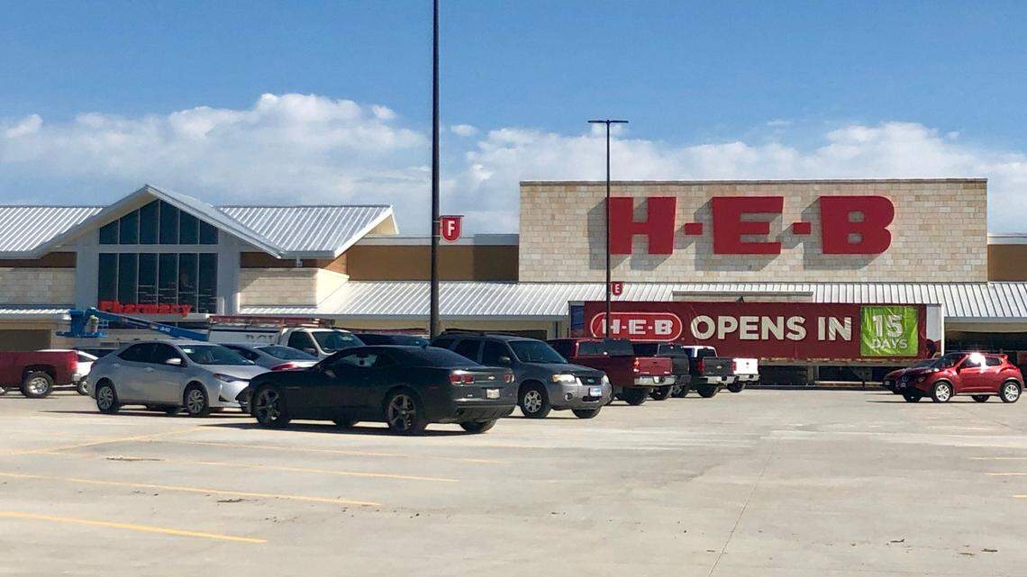 H-E-B in Hudson Oaks.