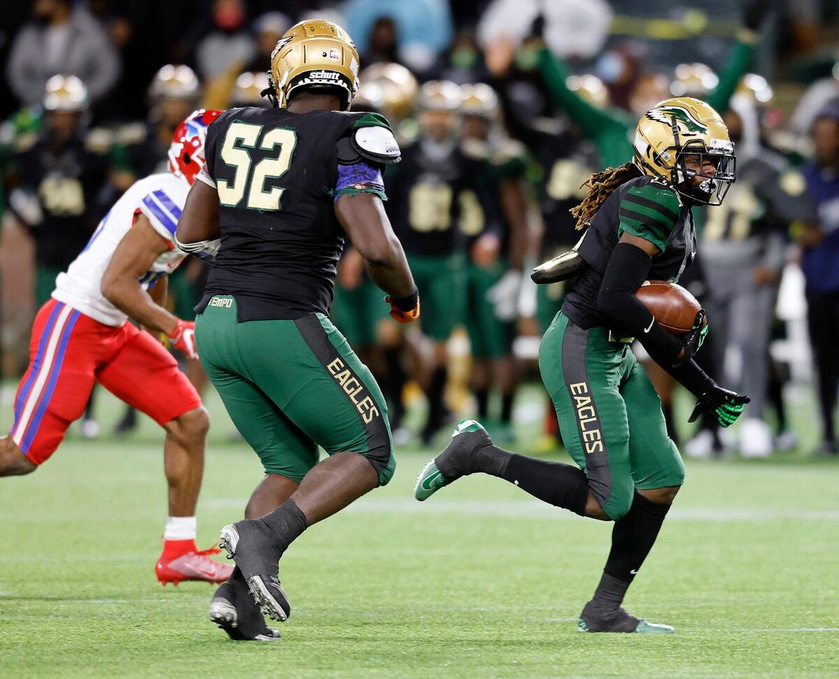 DeSoto wide receiver Adonis Scott (12) takes the ball in for an Eagle touchdown during the 6A division 1 quarterfinals at Globe Life Park in Arlington, Texas, Saturday, Jan. 02, 2021. Duncanville defeated DeSoto 56-28. (Special to the Star-Telegram Bob Booth)