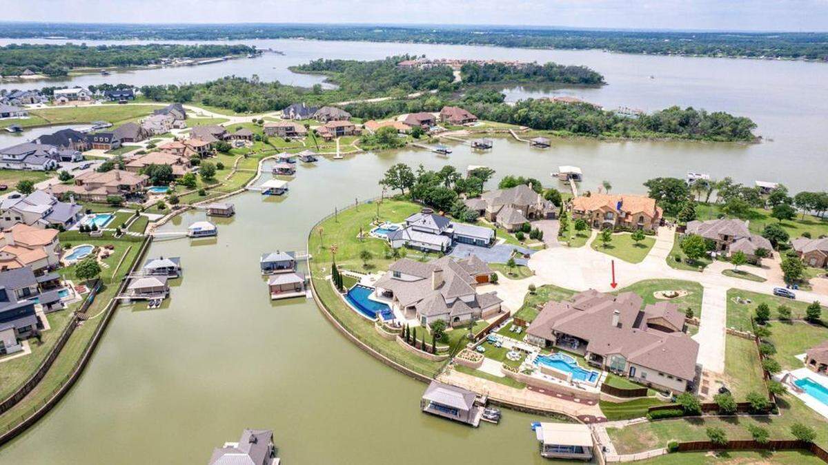 Overview of the Resort at Eagle Mountain Lake, a private gated community with lakefront access and neighborhood canals.