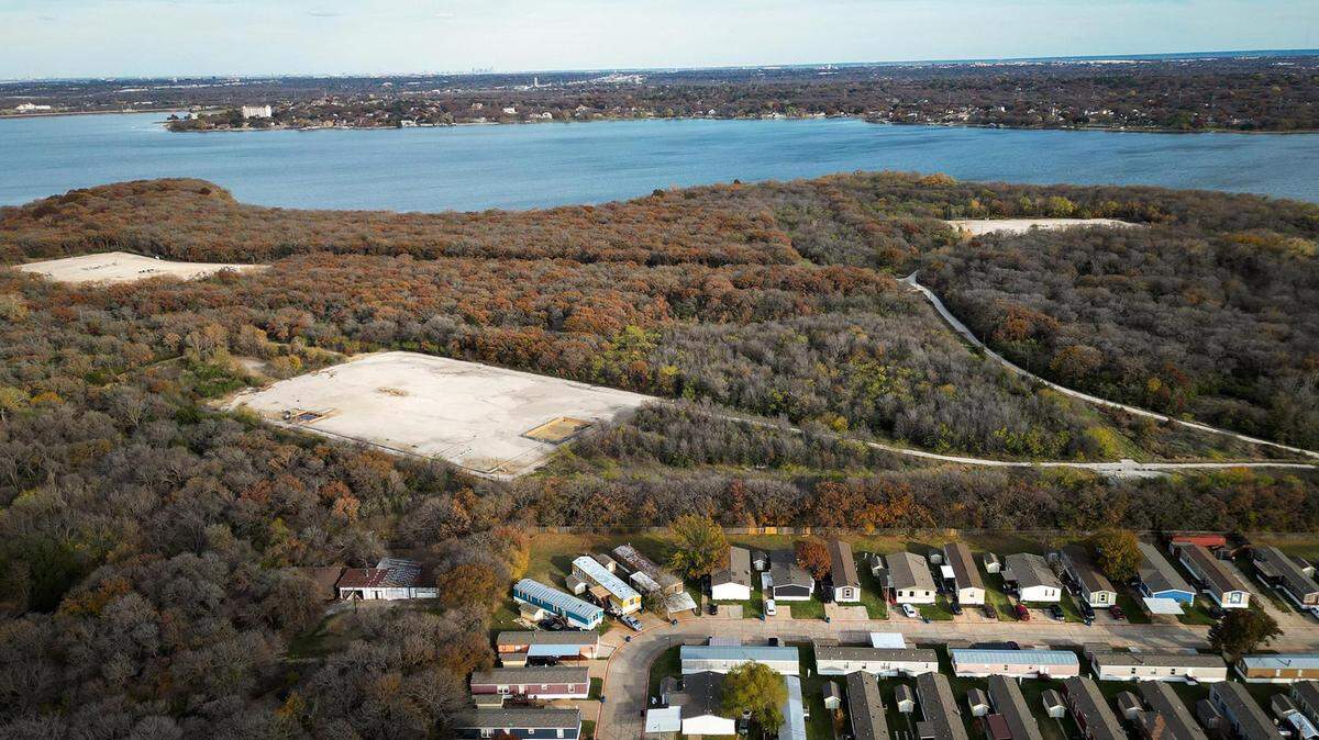 A section of land on the western shore of Lake Arlington near South Cravens Road on Tuesday. The city of Fort Worth has used eminent domain six times since 2020 for the Lake Arlington Lift Station project, which will help pump sewage from south of Forest Hill to just north of Lake Arlington.