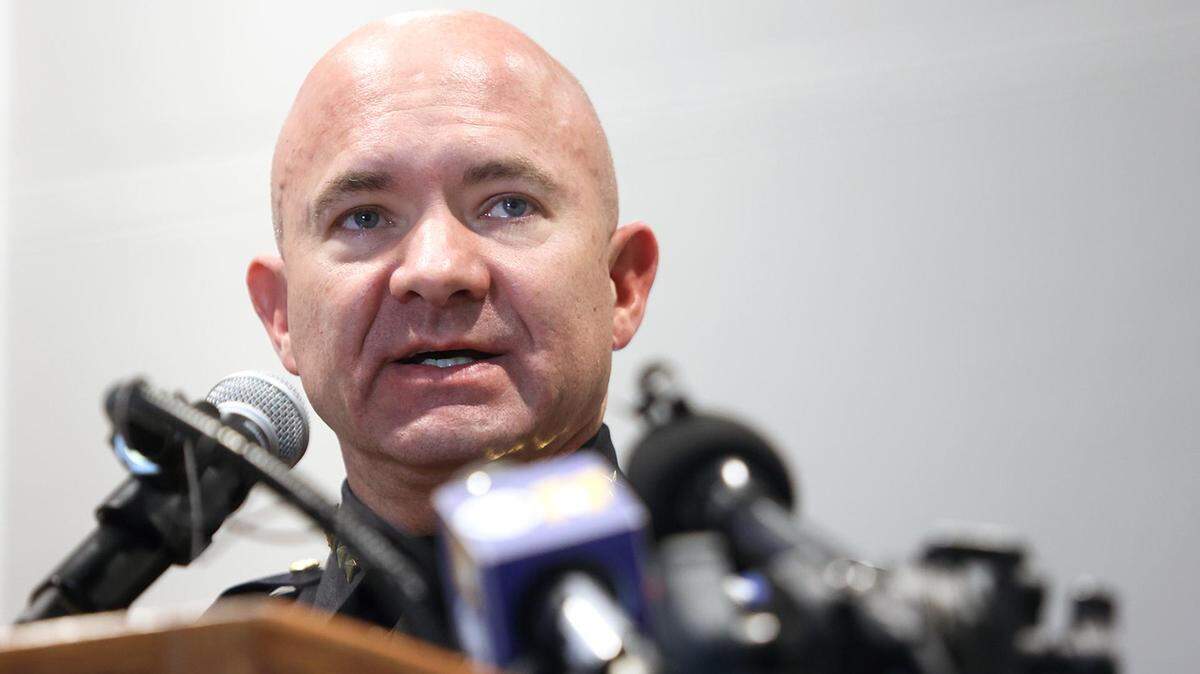 Fort Worth Police Chief Neil Noakes presented his vision of a Community Advisory Board, which he said would work with the Fort Worth Police Department to improve community relations with police.