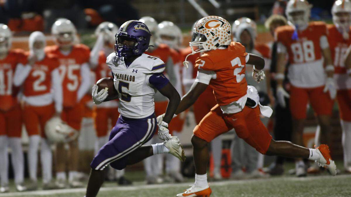 Alvarado’s  Demarcus Belton breaks free for a long run against Celina’s during their Class 4A Division I quarterfinal game Friday at Newsom Stadium in Mansfield.