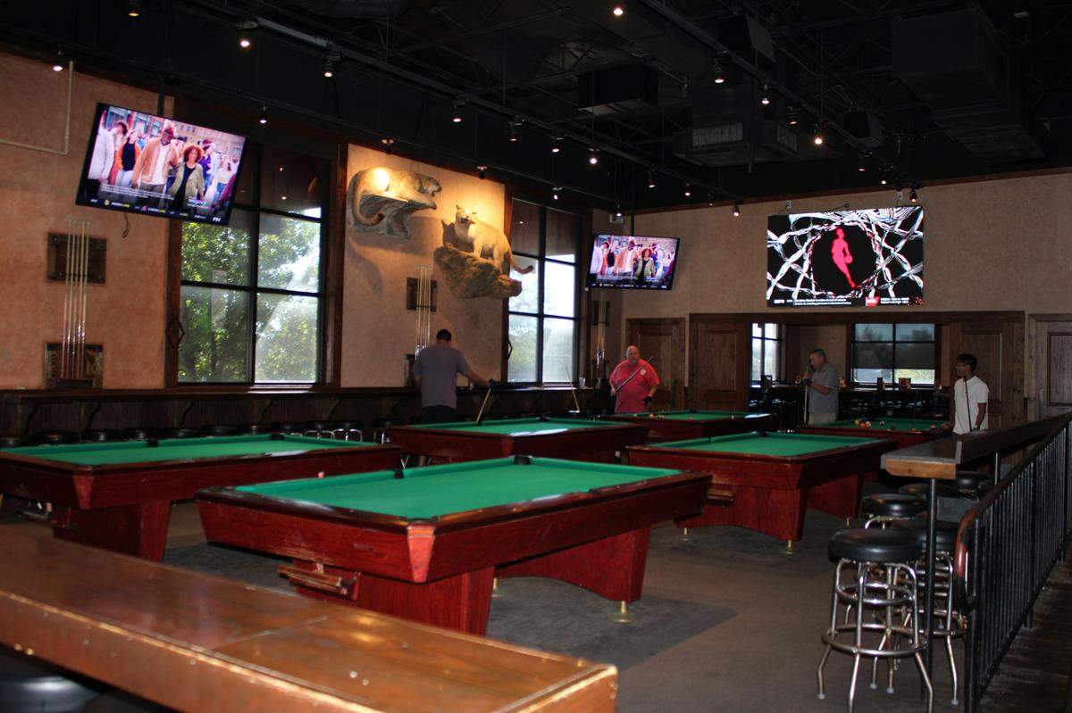 The Fort Worth Flips is the only location with pool tables. Open from 11 a.m. to 2 p.m. daily.