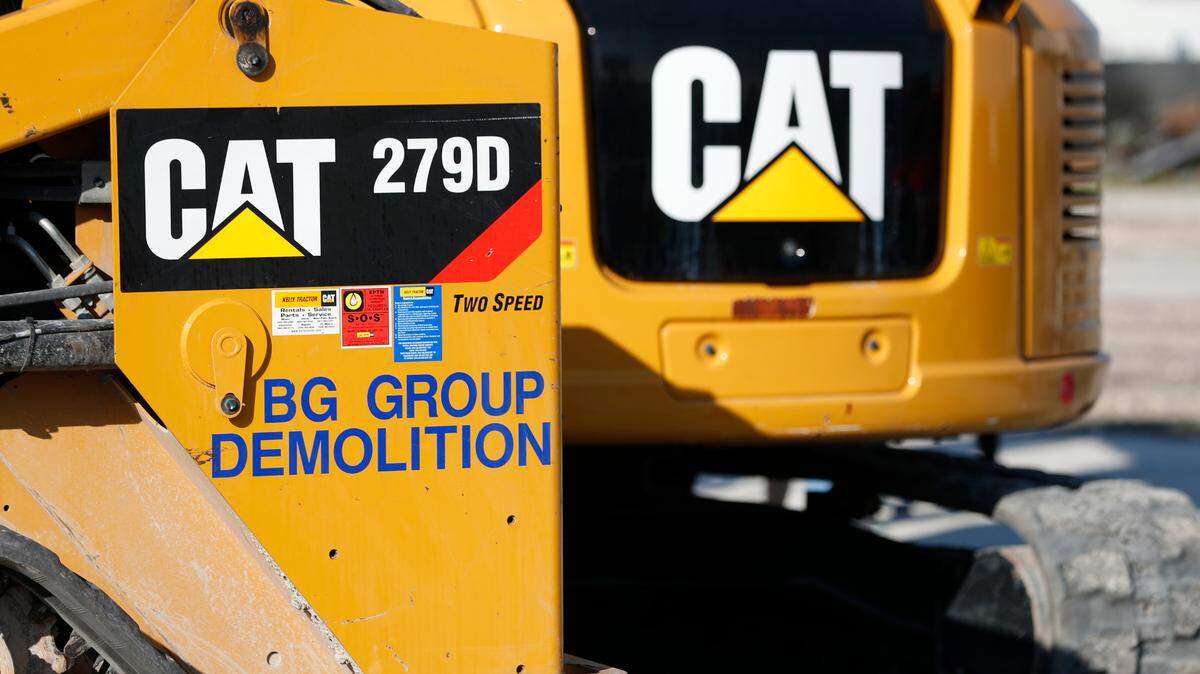 Construction equipment manufacturer Caterpillar says it’s packing up its headquarters from its longtime home state of Illinois and heading to Texas.
