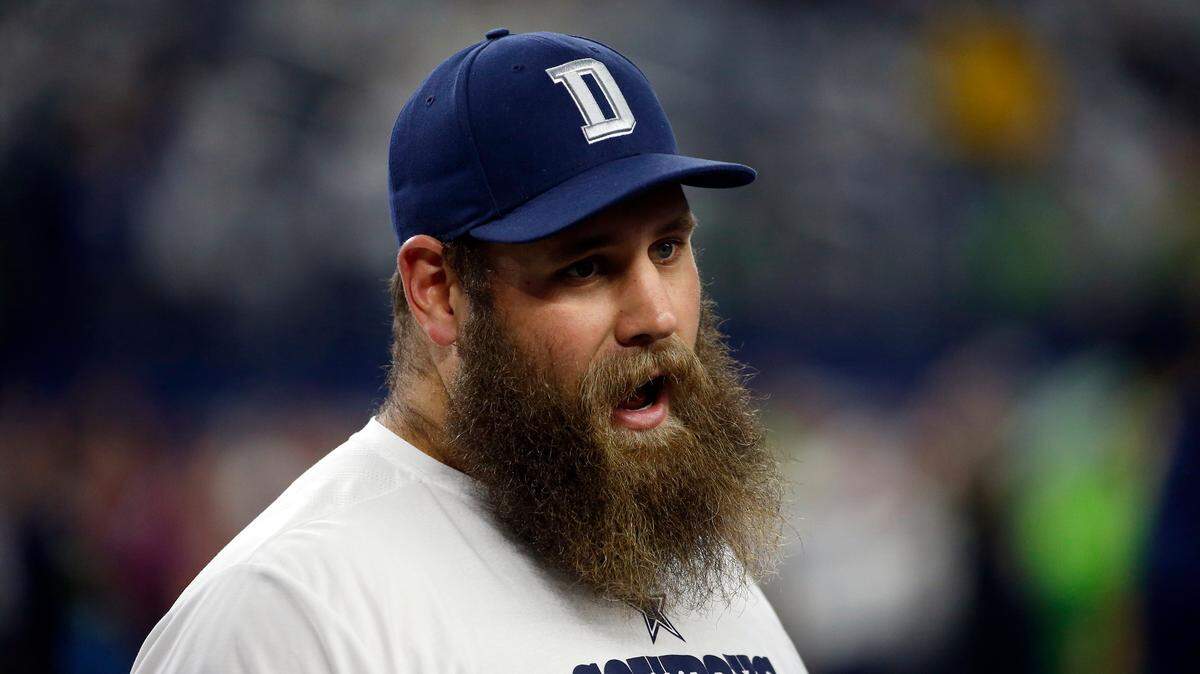 Dallas Cowboys center Travis Frederick instructs teammates before an NFC wild-card NFL football game against the Seattle Seahawks in Arlington, Texas, Saturday, Jan. 5, 2019.(AP Photo/Ron Jenkins)