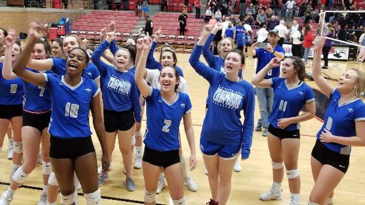 Weatherford celebrates a win over Arlington Martin in the 6A Region I quarterfinals.