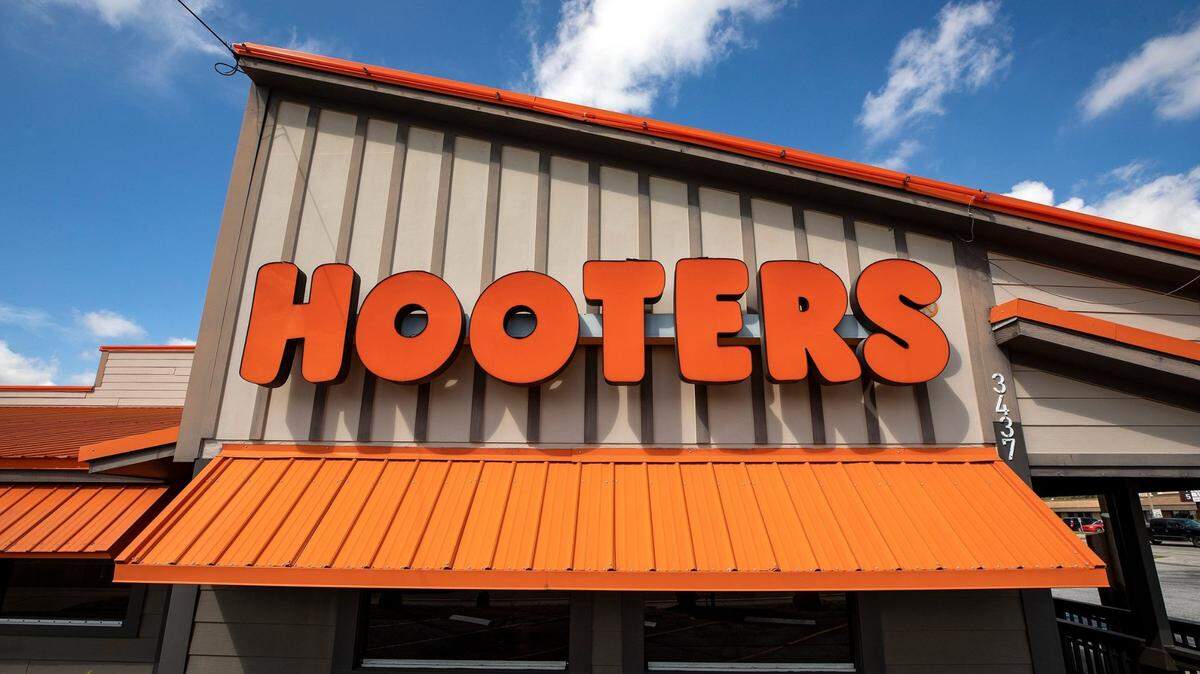 Hooters has filed for chapter 11 bankruptcy protection in order to structure the sale of its company-owned stores to a franchisee group.