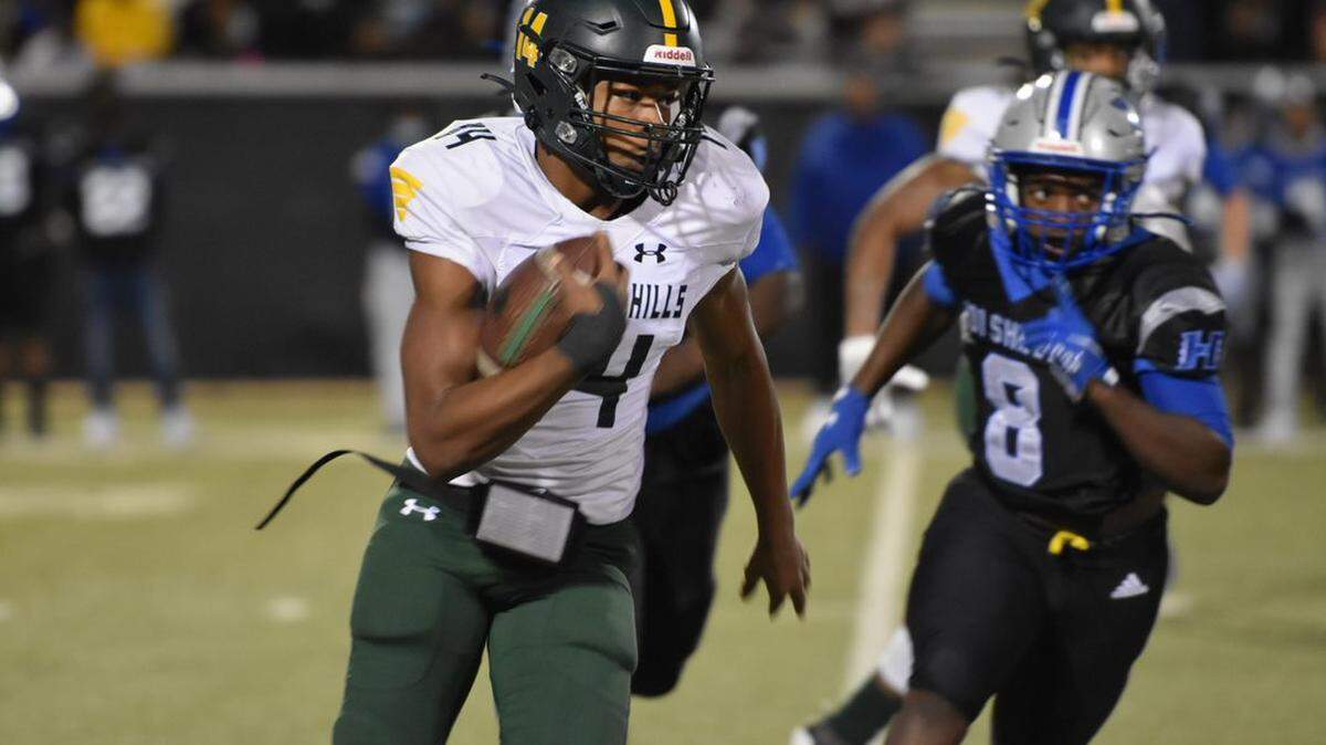 Jason Green (42) tries to make it into the endzone during a high school football game at Handley Field in Fort Worth, Texas Friday, October 29, 2021. Western Hills won 48-40. (Nang Sang/special to the Star-Telegram)